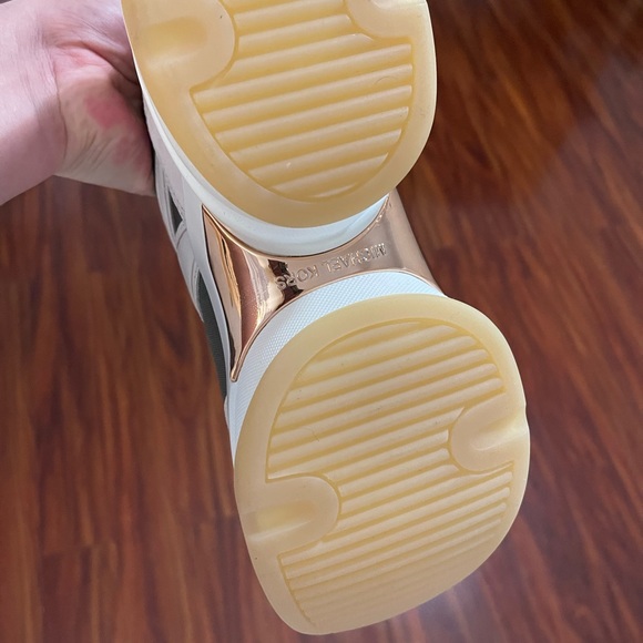 Like new! Only used once inside the house! - Picture 8 of 14